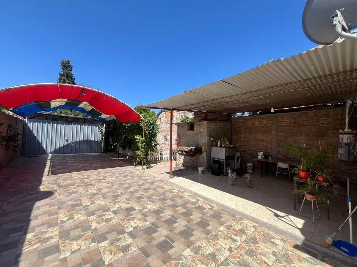 Casa + Depto dúplex nuevo con renta .Barrio Parque 4