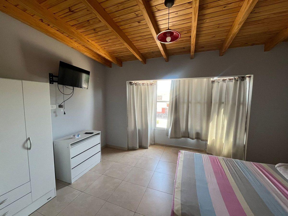 Casa + Depto dúplex nuevo con renta .Barrio Parque
