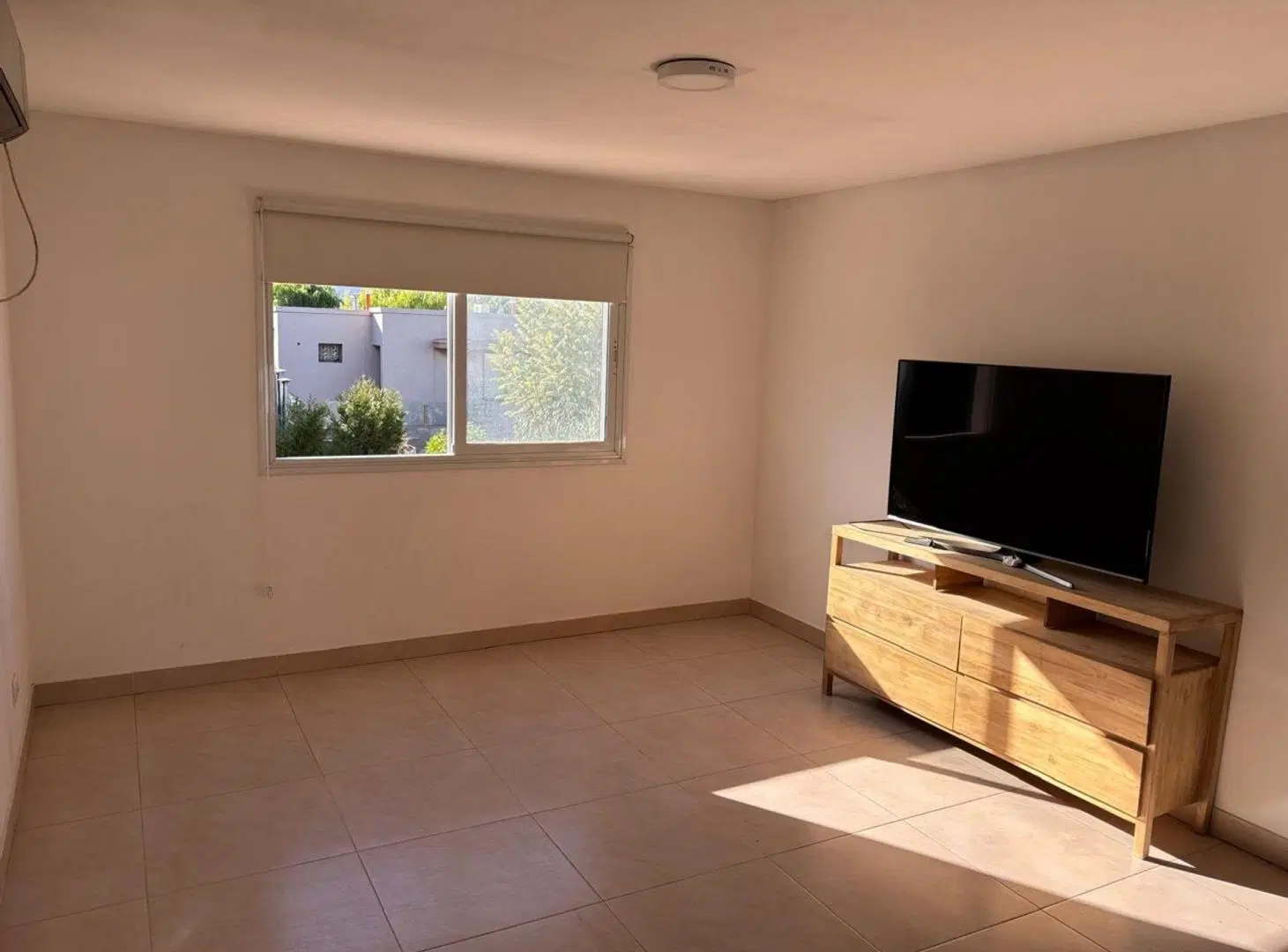 Casa en Alquiler en Barrio Dalvian .5 Habitaciones 4
