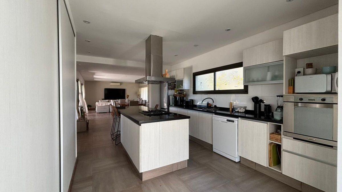 Foto de GRAN CASA DE CATEGORÍA EN VENTA Bº LICEO ETAPA 2/3, imagen 3