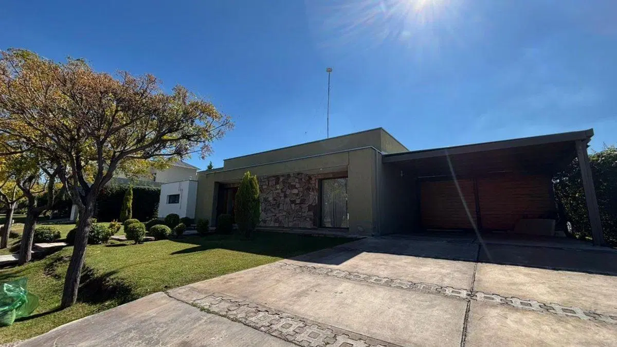 GRAN CASA DE CATEGORÍA EN VENTA Bº LICEO ETAPA 2/3 5