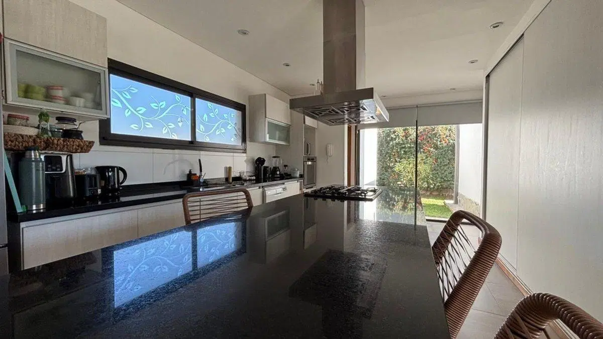 GRAN CASA DE CATEGORÍA EN VENTA Bº LICEO ETAPA 2/3 8