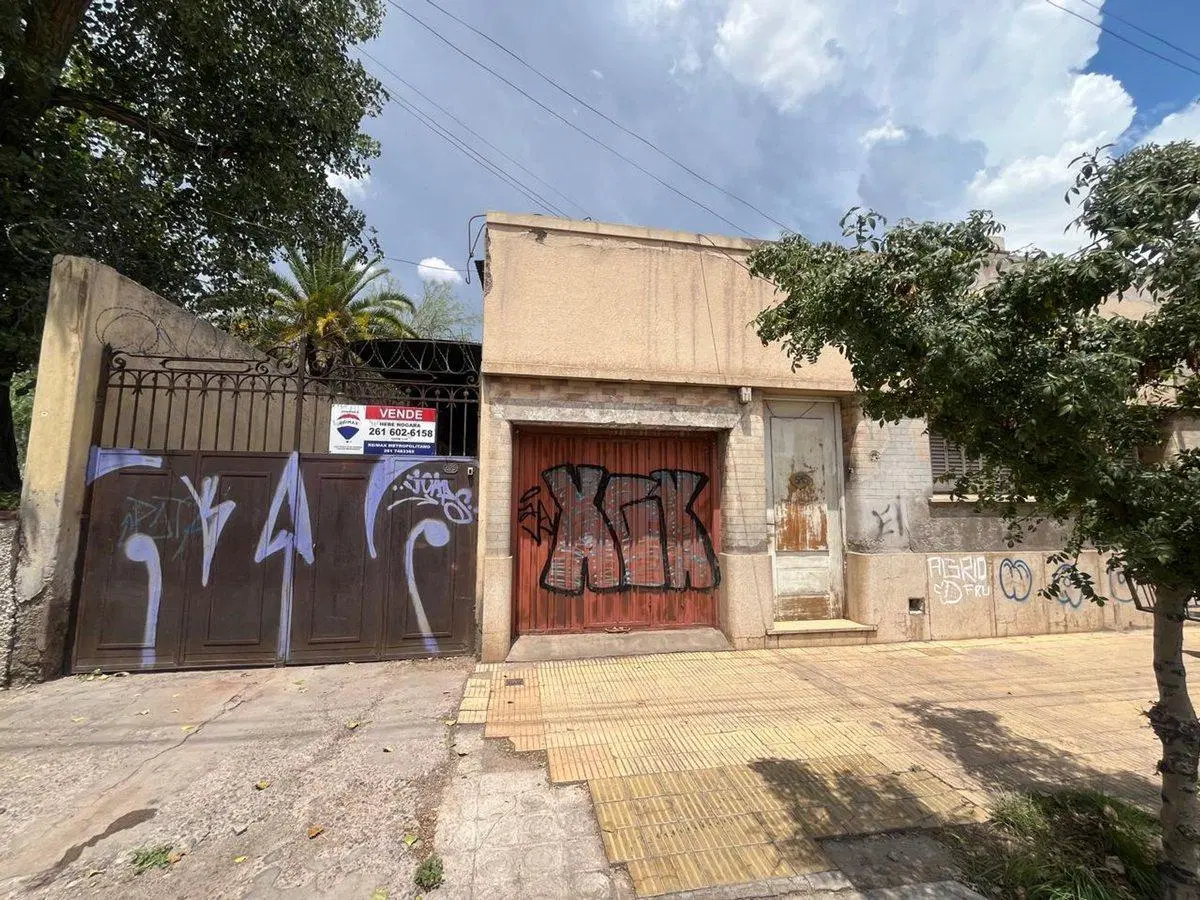 GRAN OPORTUNIDAD VENTA DE TERRENO/GALPON EN CIUDAD 2