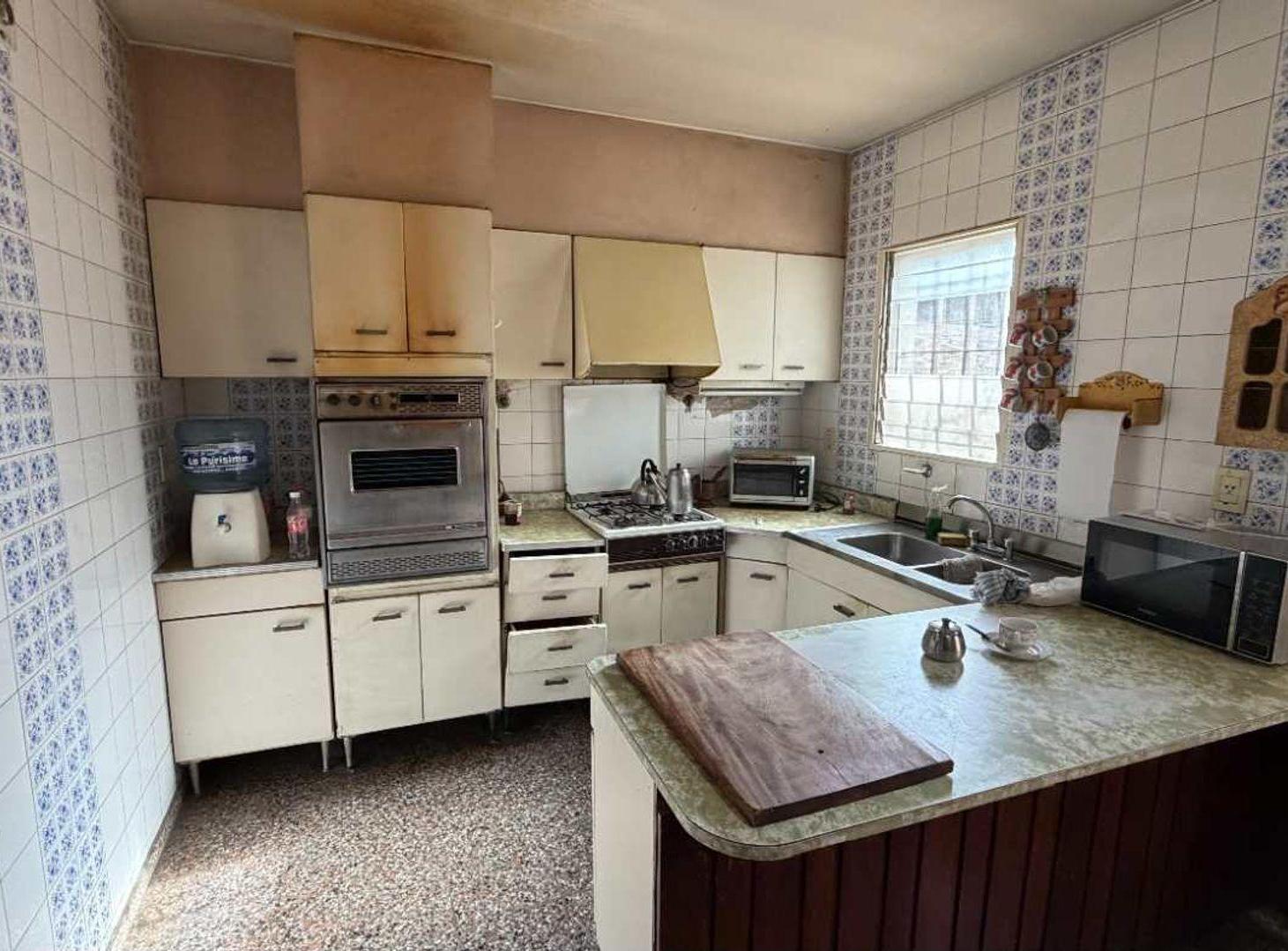 Foto de CASA EN VENTA EXCELENTE UBICACION,BARRIO SANTA ANA, imagen 3