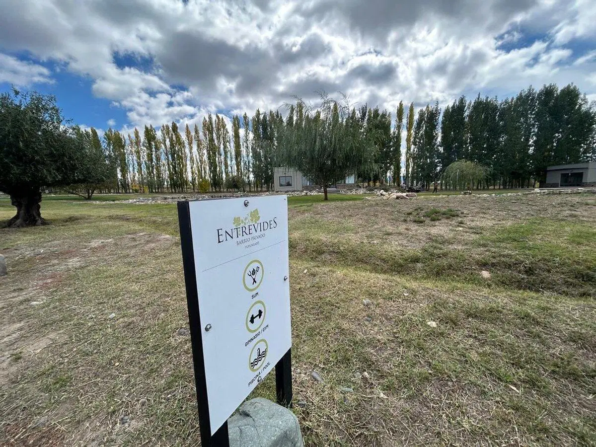 TERRENOS EN BARRIO PRIVADO ËNTREVIDES¨, VALLE DE U 4
