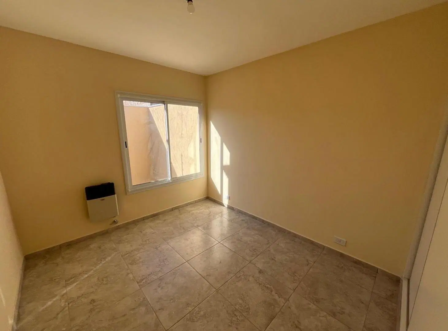 Departamento a estrenar se alquila en Carrodilla 5