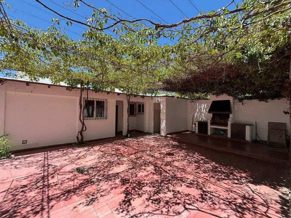 VENTA HERMOSA CASA CON TERRENO DE 600M2, MAIPÚ 3