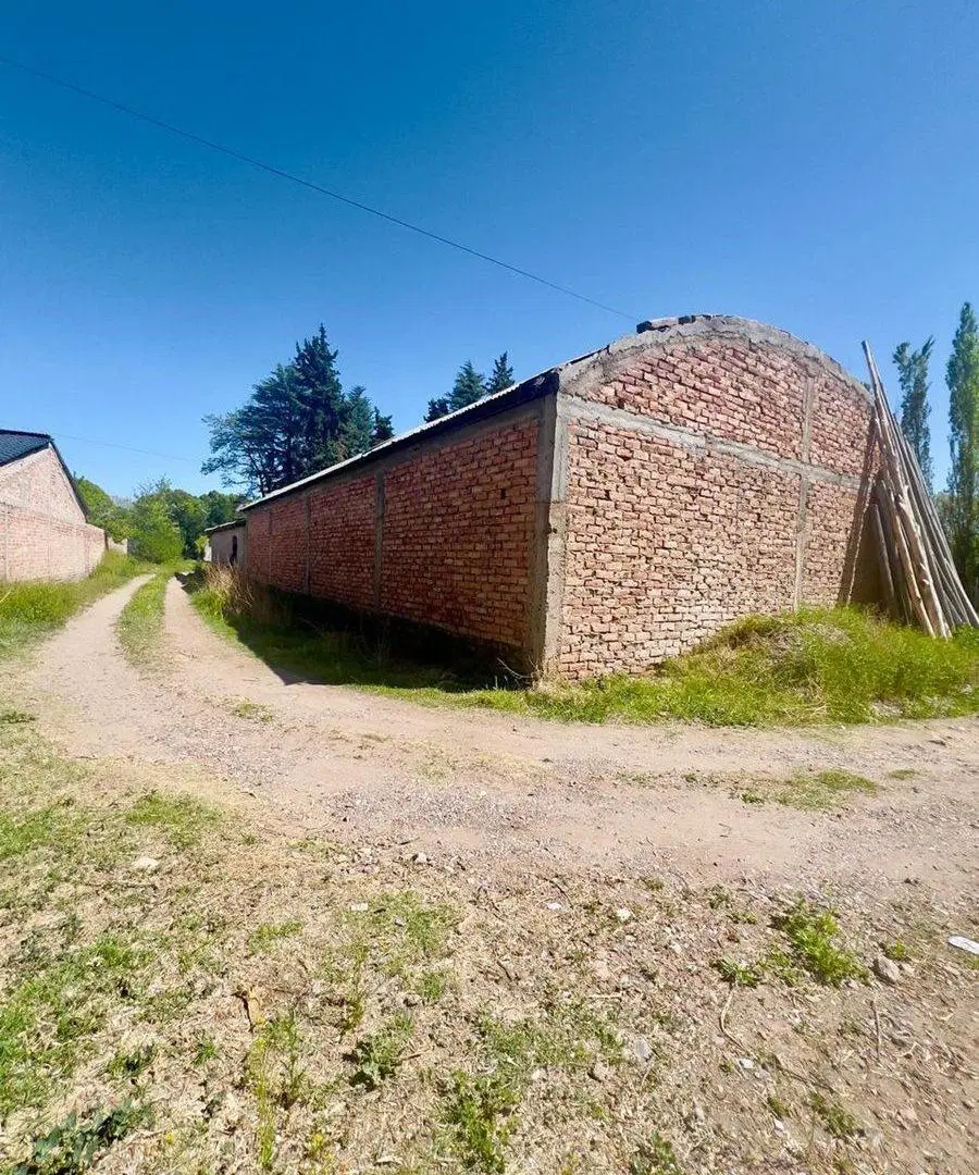 Venta Lote con Galpón y casa a refaccionar 8