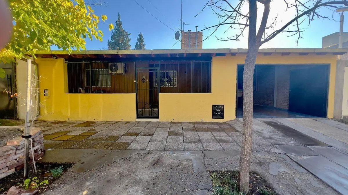 VENTA CASA + DPTO , BARRIO LOS AROMOS CARRODILLA 3