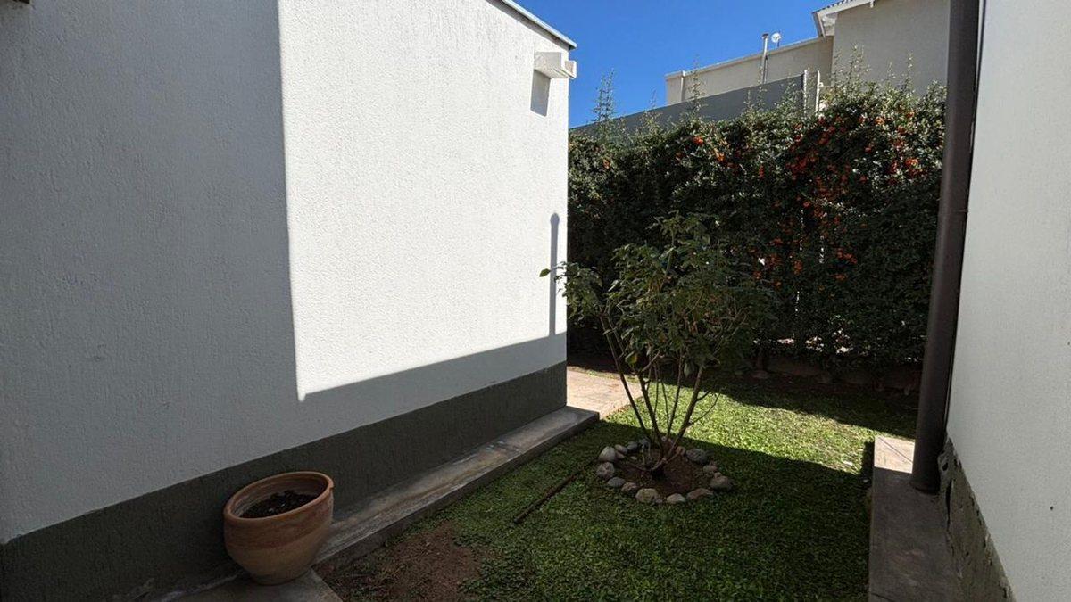 Foto de GRAN CASA DE CATEGORÍA EN VENTA Bº LICEO ETAPA 2/3, imagen 5