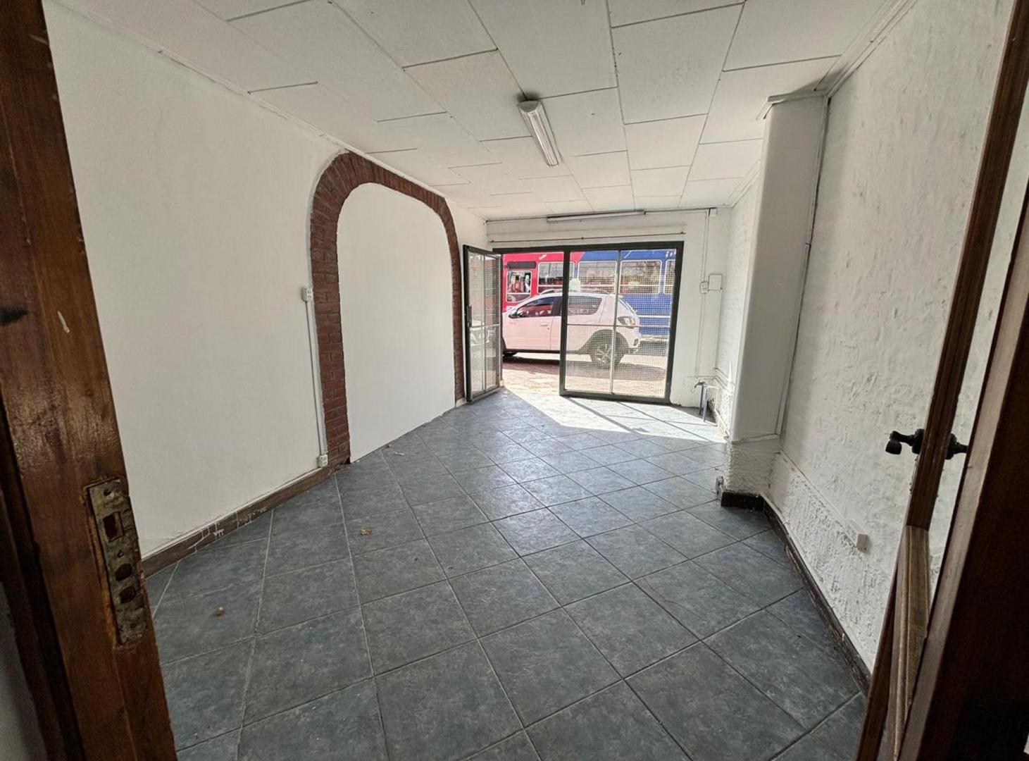 Foto de ALQUILER LOCAL COMERCIAL EN MAIPÚ, imagen 5