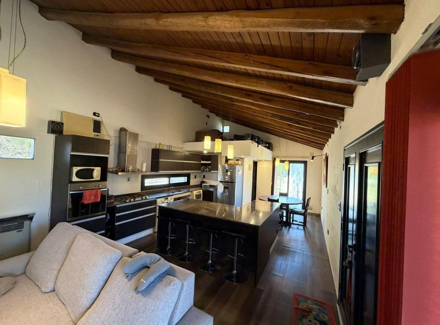 Foto de CASA PREMIUM CON PISCINA Y QUINCHO PARA 100 PERS., imagen 2