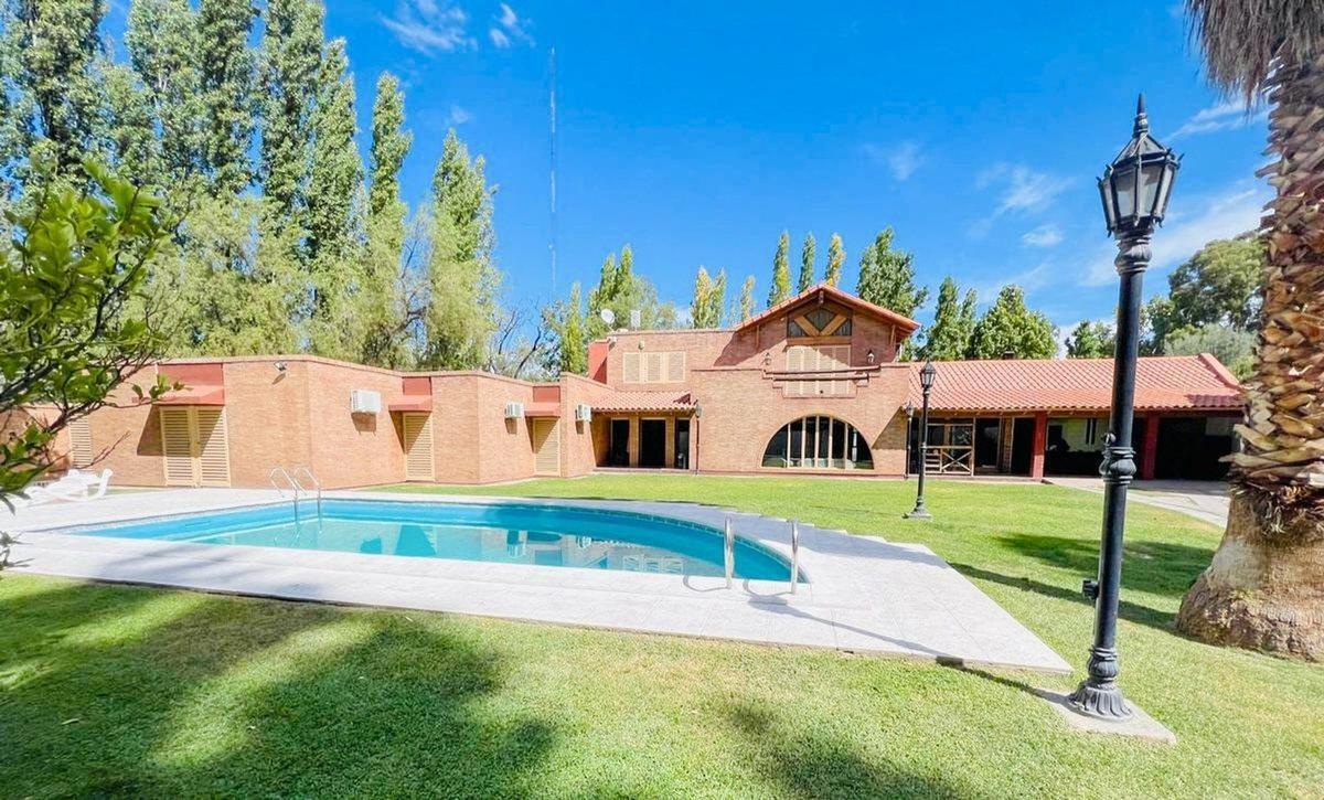 Foto de VENTA GRAN CASA BESARES, CHACRAS DE CORIA, imagen 1