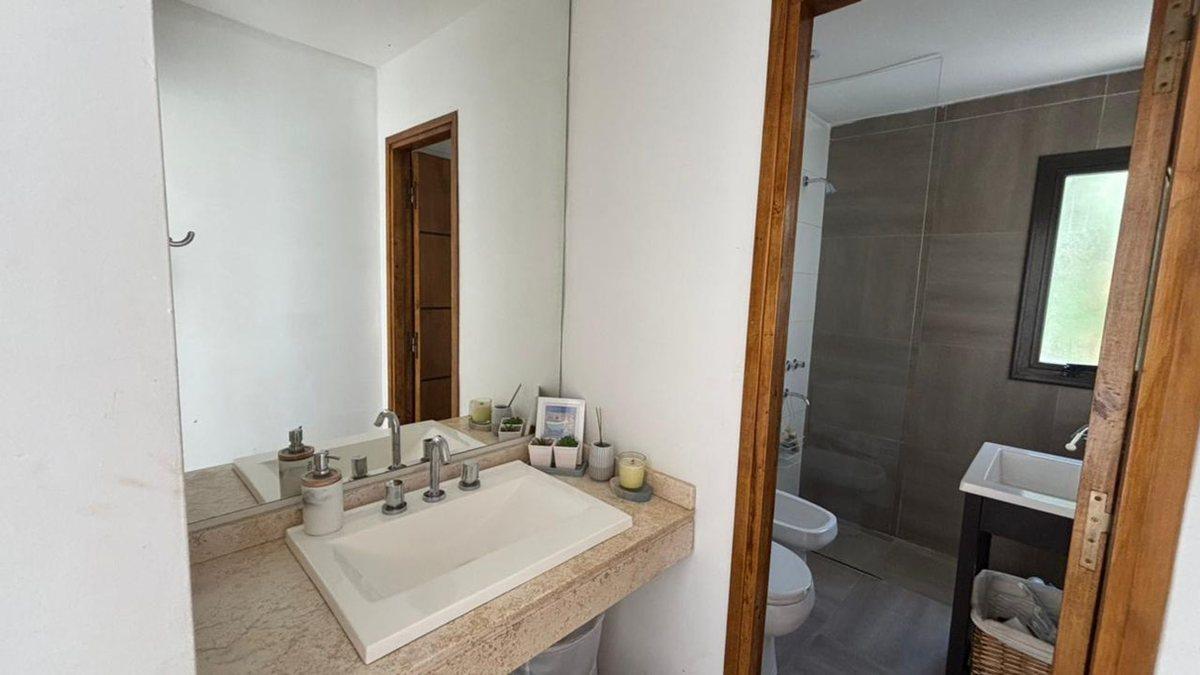Foto de GRAN CASA DE CATEGORÍA EN VENTA Bº LICEO ETAPA 2/3, imagen 3