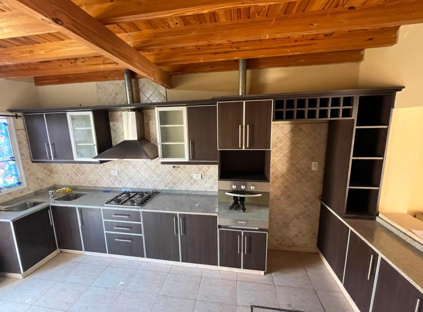 Foto de CASA EN ALQUILER CON AMPLIO JARDIN EN LAS HERAS, imagen 4
