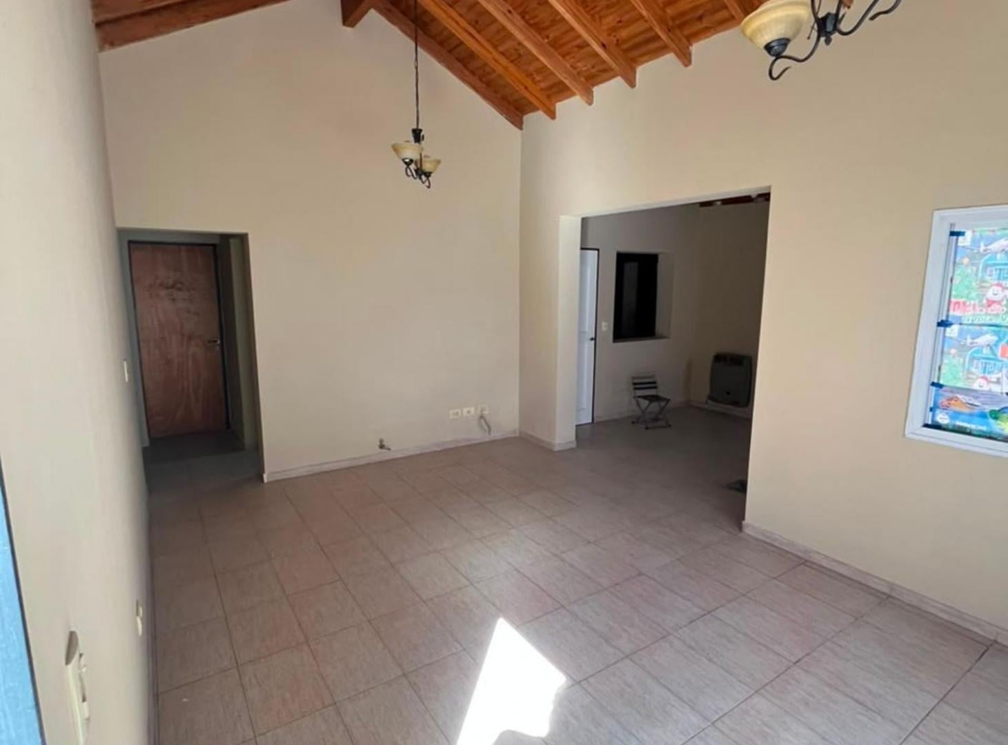 Foto de CASA EN ALQUILER CON AMPLIO JARDIN EN LAS HERAS, imagen 5