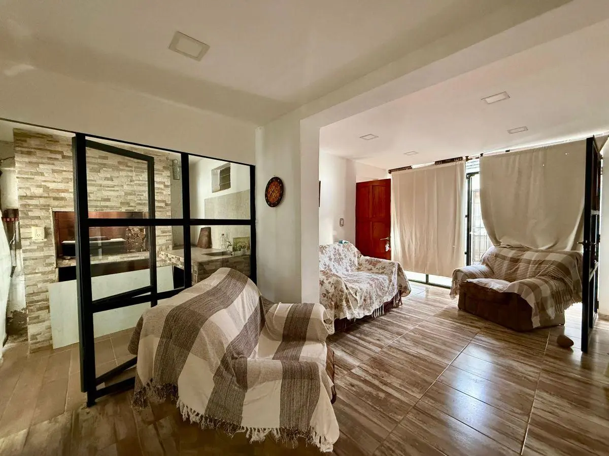 VENTA CASA EN B° SUAREZ GODOY CRUZ 3