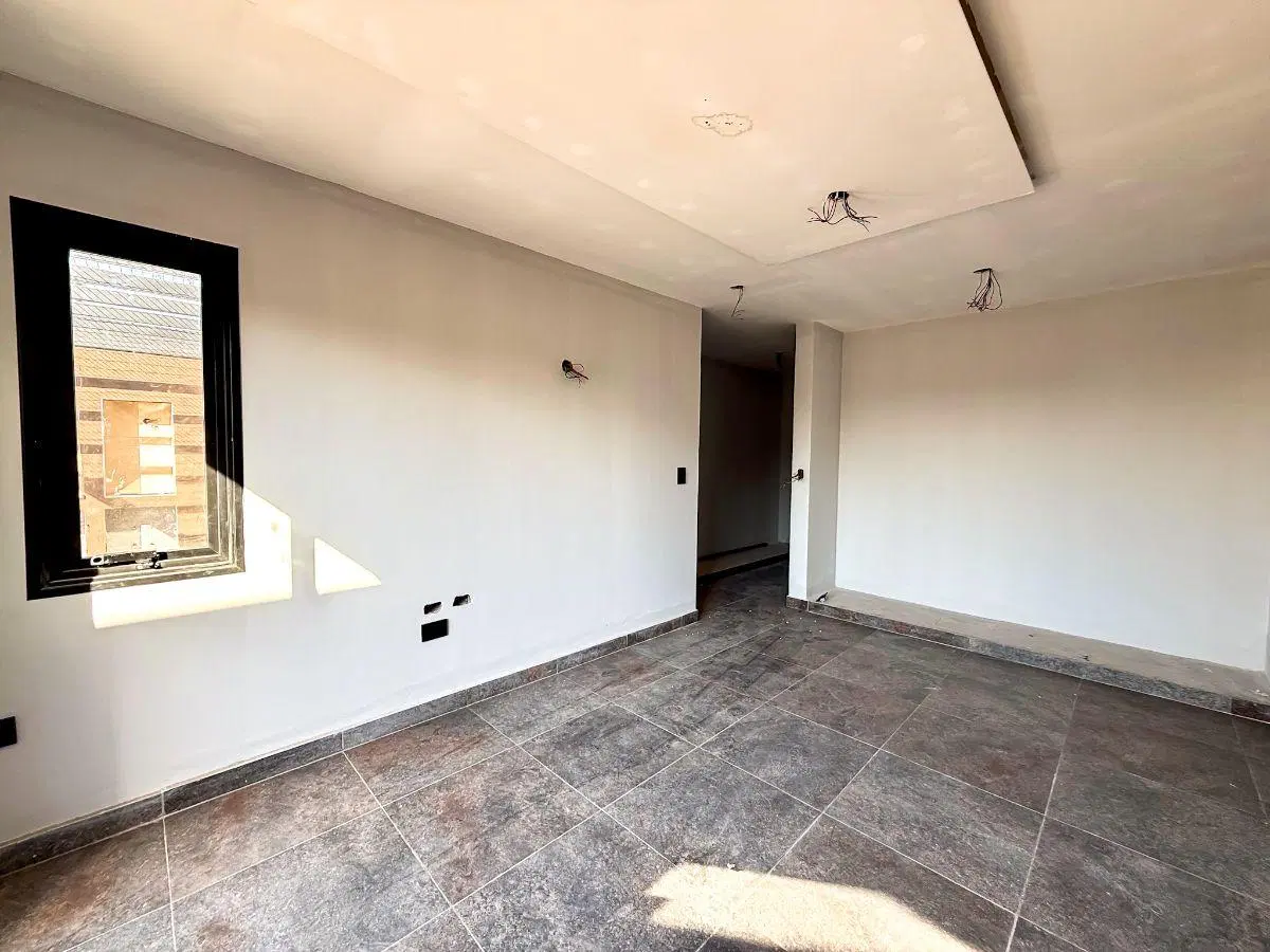 Casa moderna de 4 dormitorios + Estudio - El Portillo de Paso Maipú 3