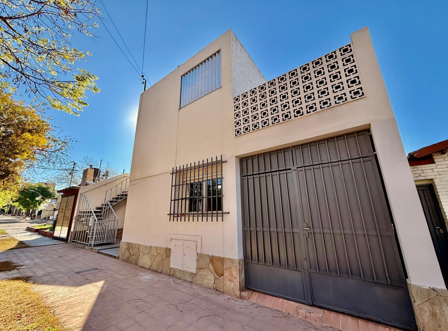 Foto de CASA EN VENTA - SEXTA SECCIÓN 4 AMBIENTES, imagen 1