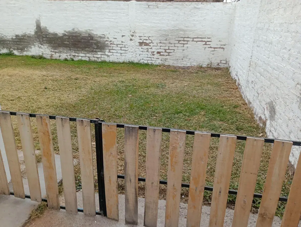 MELIS PROPIEDADES ALQUILA CASA 3 DORMITORIOS BARRIO 21 DE JULIO 3