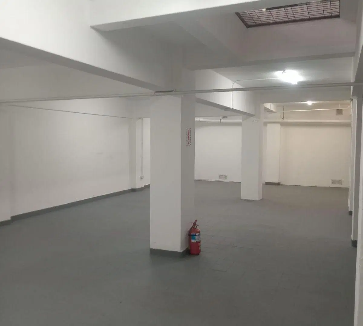 ALQUILO LOCAL COMERCIAL SOBRE CALLE SAN JUAN CASI RONDEAU AMPLIO CON SUBSUELO 4