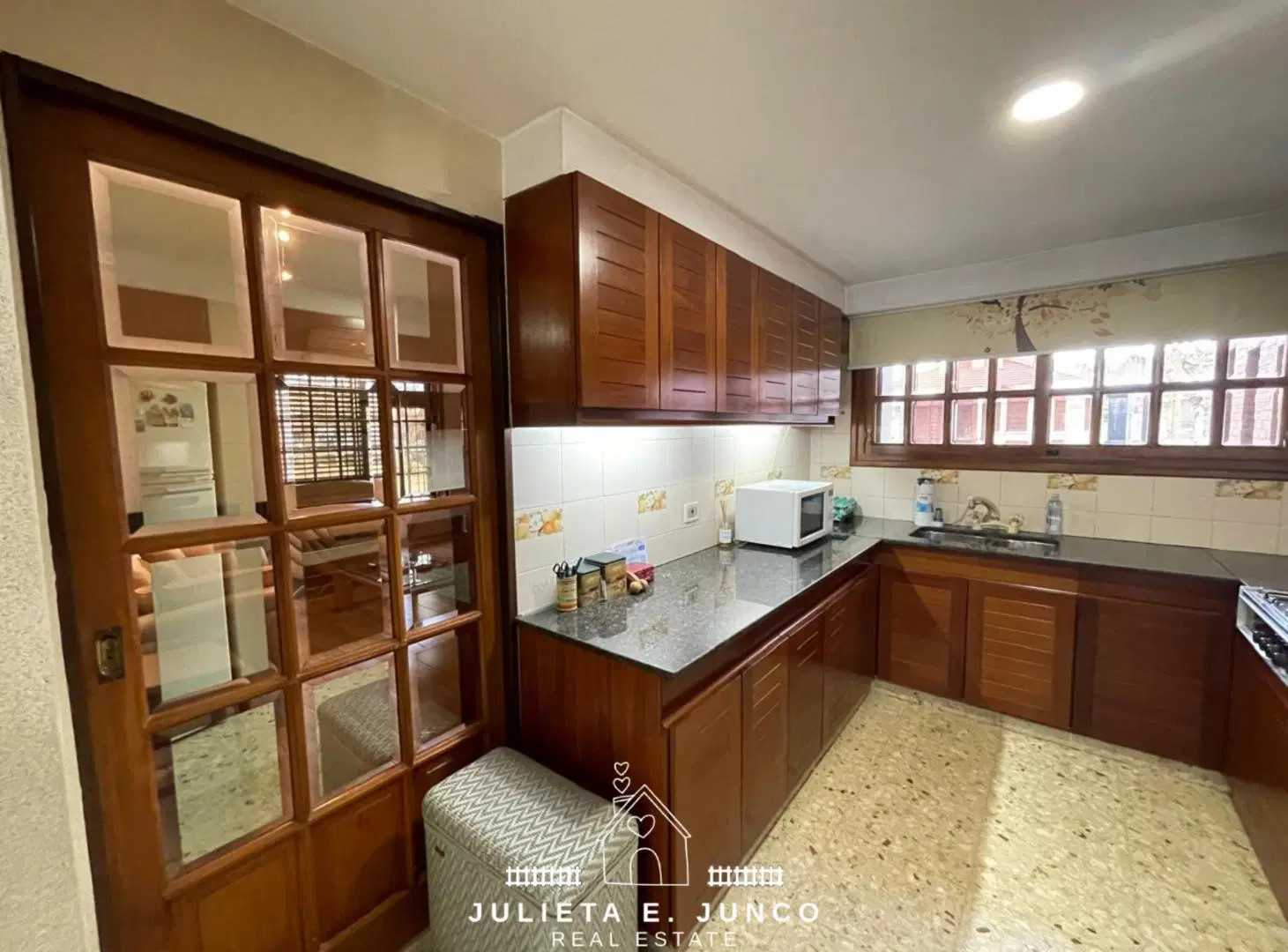 VENTA CASA 4 AMBIENTES BERNAL CENTRO 8