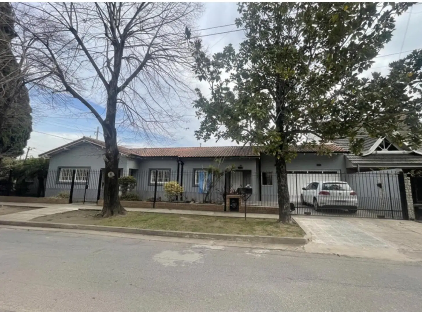 Casa 5 ambientes con Parque y Pileta - Ranelagh 3