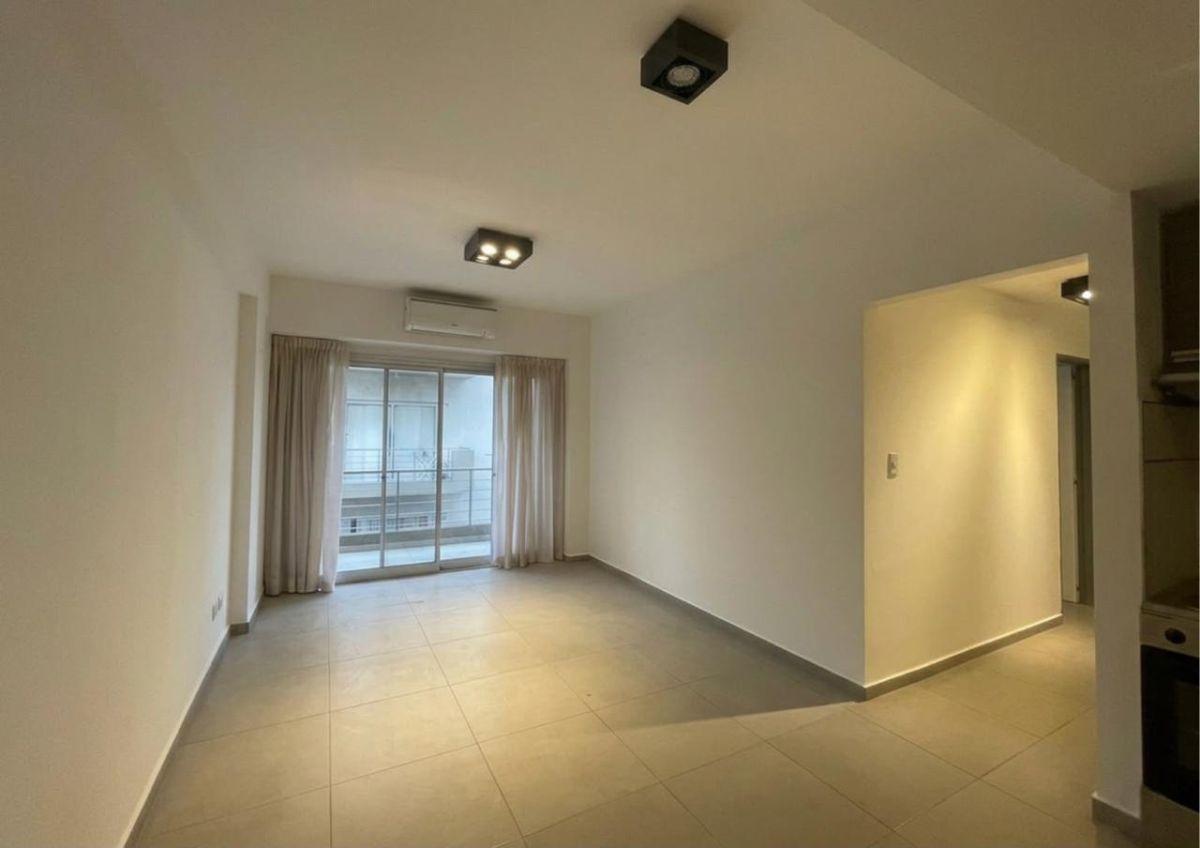 Foto de VENTA DEPARTAMENTO 3 AMBIENTES COCHERA BERNAL CENTRO, imagen 1