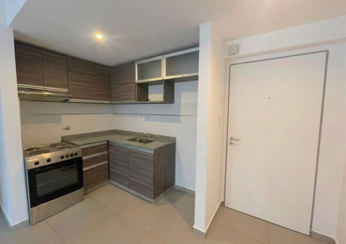 Foto de VENTA DEPARTAMENTO 3 AMBIENTES COCHERA BERNAL CENTRO, imagen 4