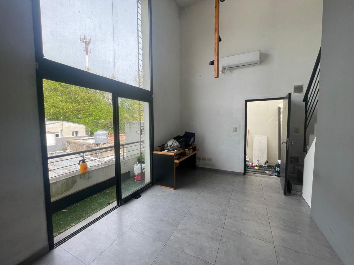 Foto de VENTA DEPARTAMENTO 2 AMBIENTES TIPO LOFT BERNAL ESTE, imagen 3