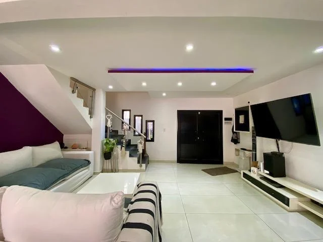 ALQUILER CASA 5 AMBIENTES CON PILETA EN BERNAL CENTRO 3