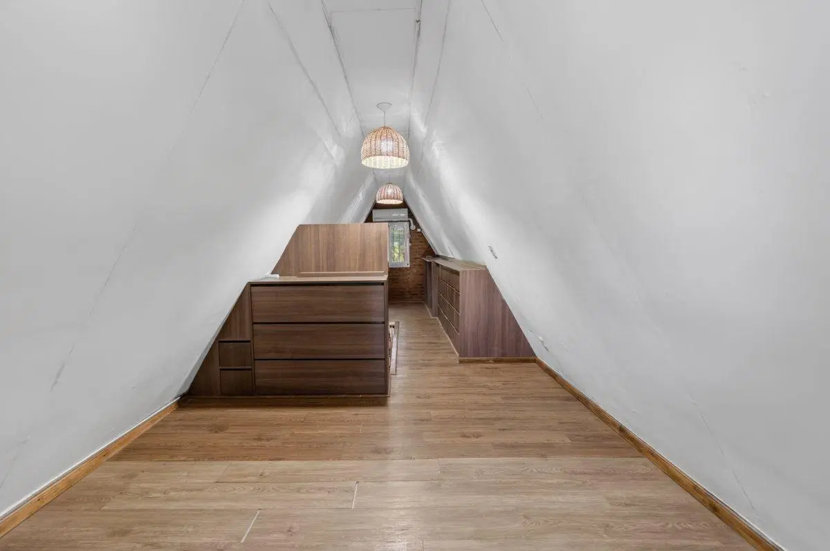 VENTA CASA QUINTA ALPINA CON PILETA Y QUINCHO PASO DEL REY MORENO 5