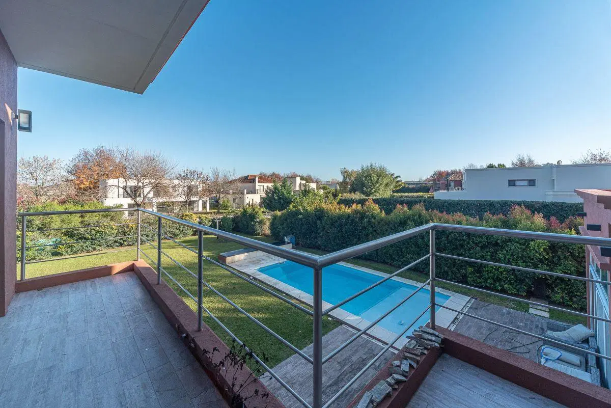 CASA EN VENTA HARAS SANTA MARIA LAS LOMAS 8