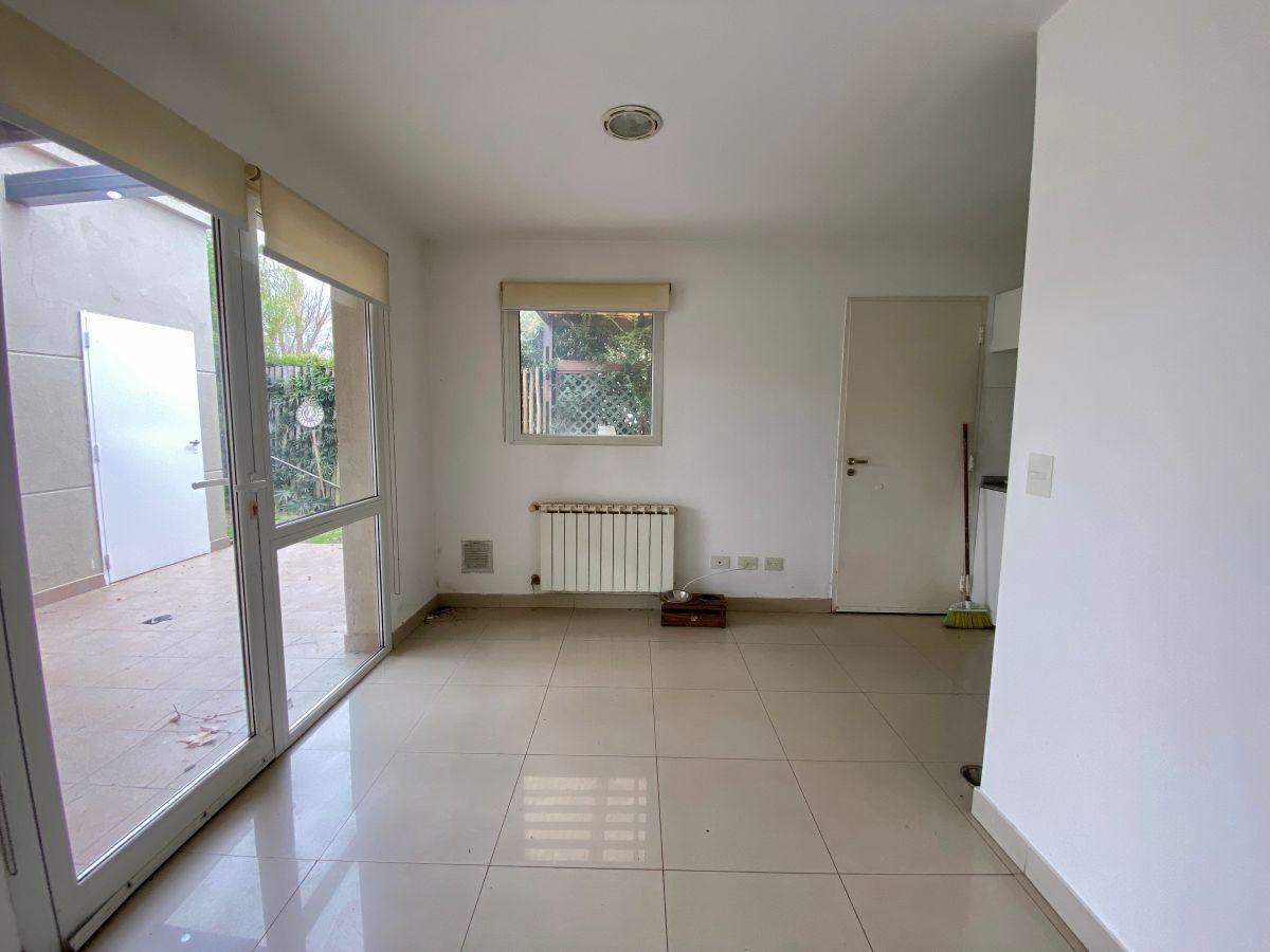 Foto de VENTA CASA 4 AMBIENTES EN HARAS SANTA MARIA LOS EUCALIPTOS, imagen 1