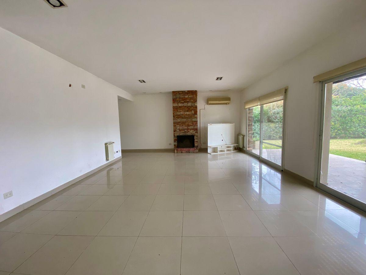 Foto de VENTA CASA 4 AMBIENTES EN HARAS SANTA MARIA LOS EUCALIPTOS, imagen 3