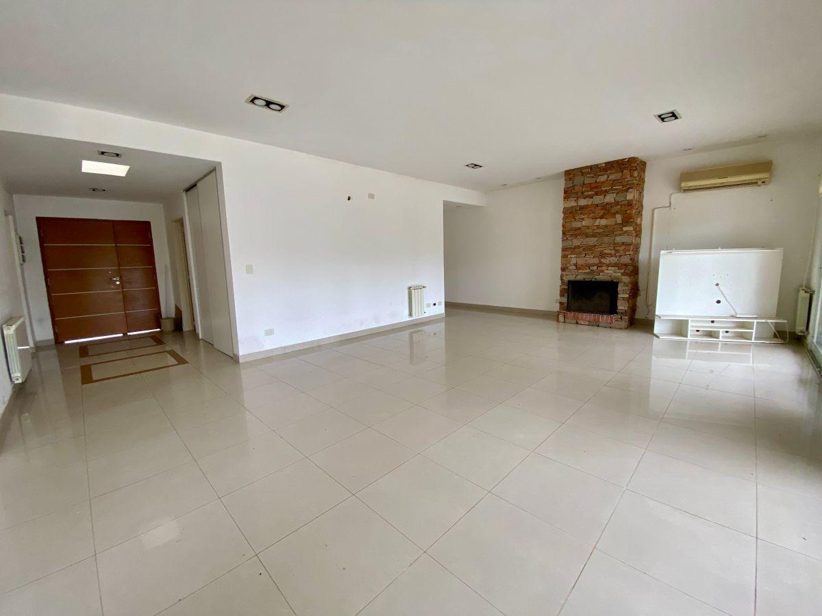 Foto de VENTA CASA 4 AMBIENTES EN HARAS SANTA MARIA LOS EUCALIPTOS, imagen 2