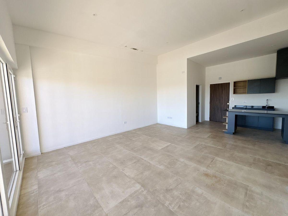 Foto de VENTA DEPARTAMENTO DOS AMBIENTES CON COCHERA Y VISTA ABIERTA EN TIGRE, imagen 3