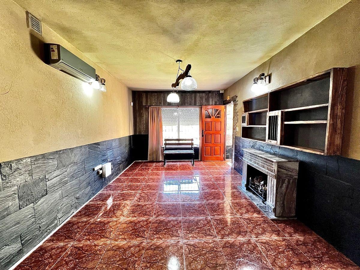 Foto de VENTA CASA 4 AMBIENTES MORENO QUINCHO PILETA COCHERA, imagen 4
