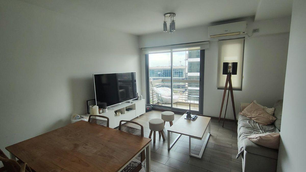 Foto de Alquiler de 2 ambientes/Cochera/Baño/Toilette/2 Balcones, imagen 1