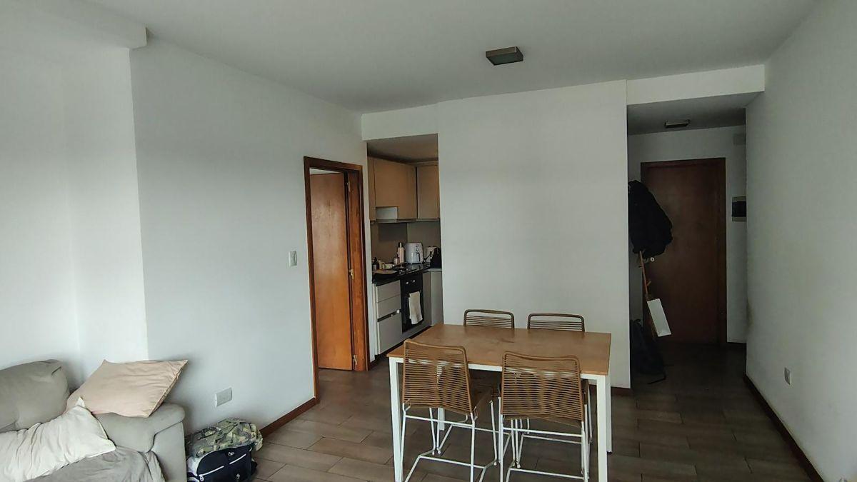 Foto de Alquiler de 2 ambientes/Cochera/Baño/Toilette/2 Balcones, imagen 2