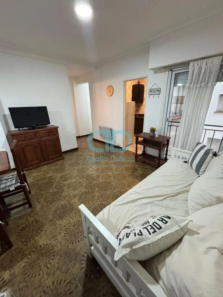 VENTA 2 AMBIENTES AL CONTRAFRENTE CON COCHERA 1