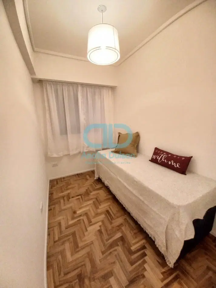 VENTA 3 AMBIENTES A LA CALLE CON BALCON SALIENTE 3
