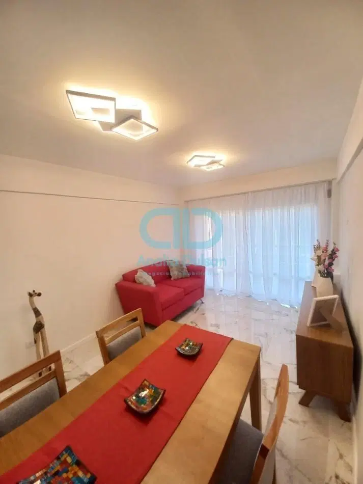 VENTA 3 AMBIENTES A LA CALLE CON BALCON SALIENTE 1