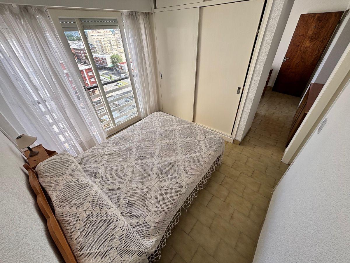 Foto de Monoambiente dividido con cocina independiente y lavadero, imagen 4