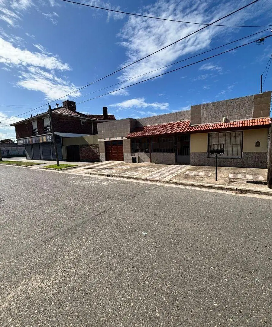 TERRENO ZONA RESIDENCIAL TODOS LOS SERVICIOS Y ASFALTO, 12M DE FRENTE 2