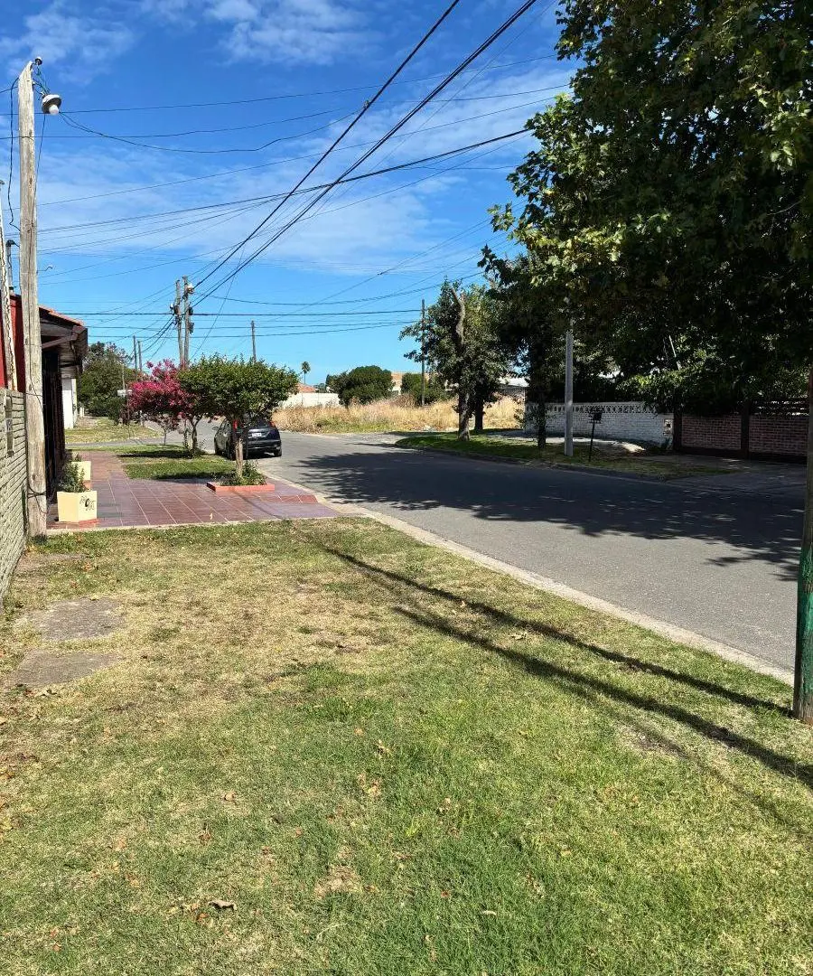 TERRENO ZONA RESIDENCIAL TODOS LOS SERVICIOS Y ASFALTO, 12M DE FRENTE 1