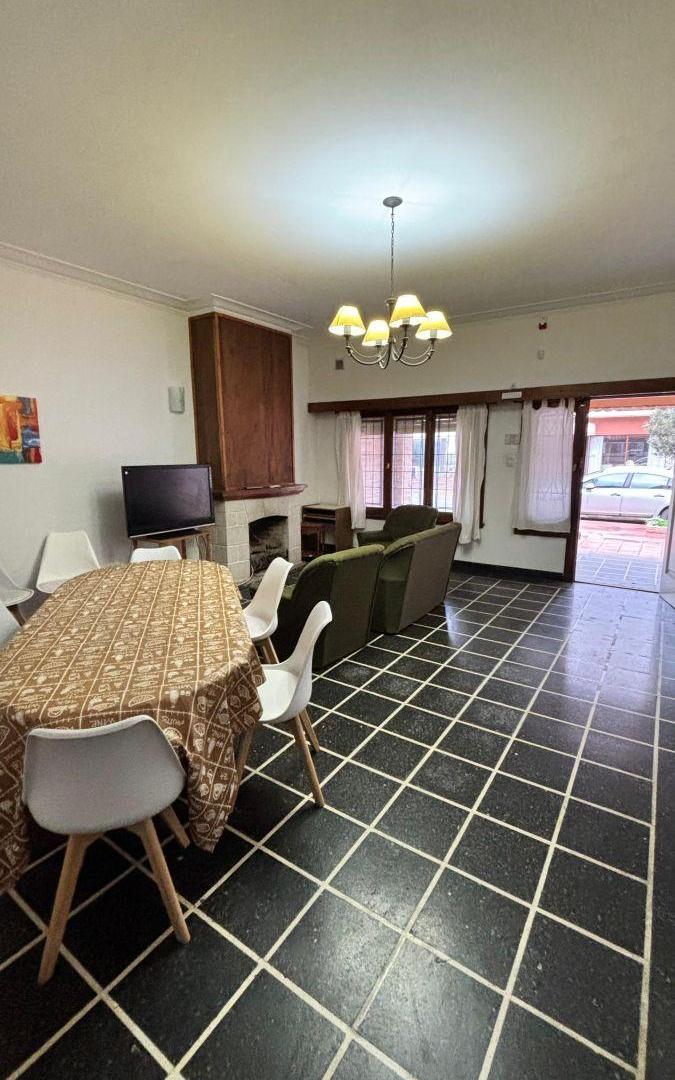 Foto de VIVÍ O EMPRENDÉ EN MIRAMAR. CHALET DE ESTILO CLÁSICO DE PIEDRA A MTS DE, imagen 2