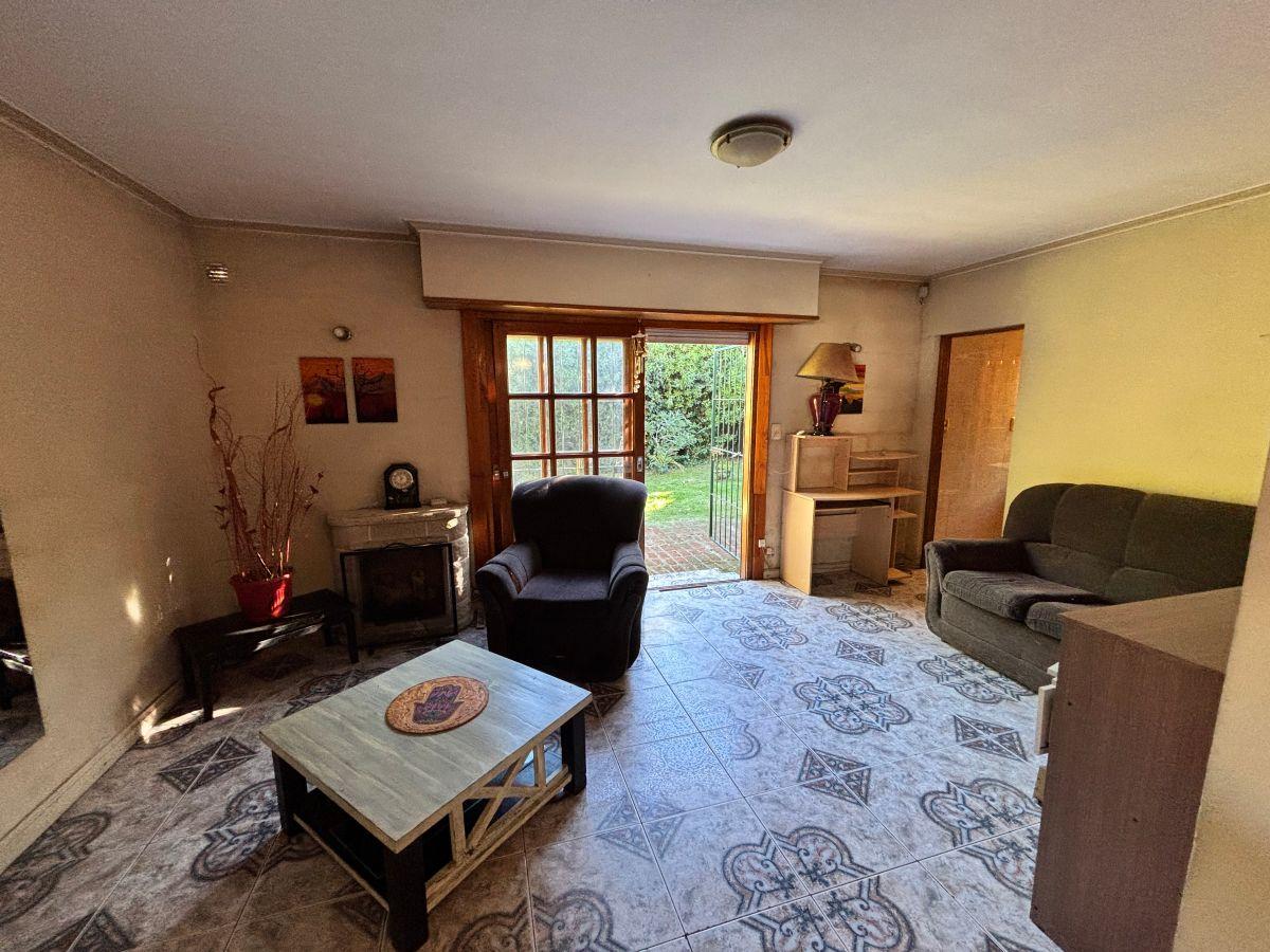 Foto de CHALET 3 AMB con parque y garaje, entorno residencial y tranquilo a 5, imagen 5