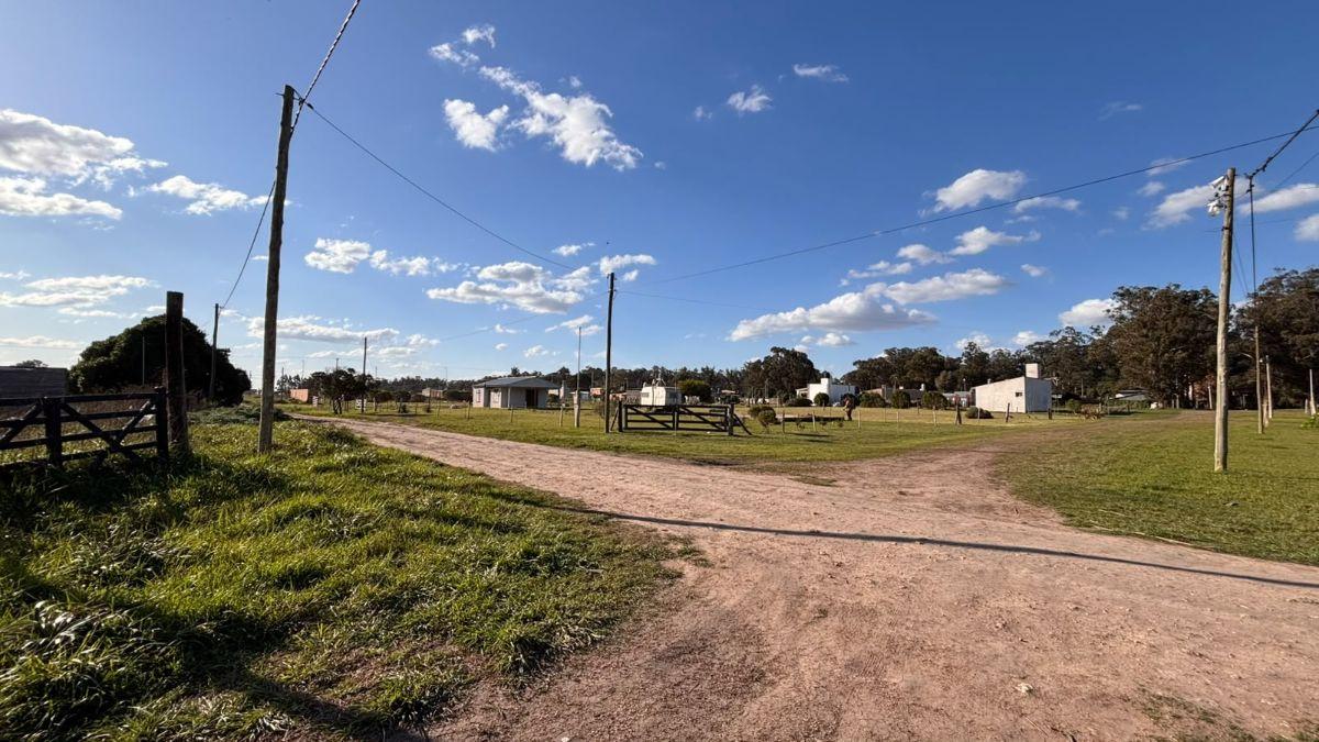 Foto de CASA A TERMINAR C/ GRAN PARQUE DE 869m² Zona Parquemar, imagen 2