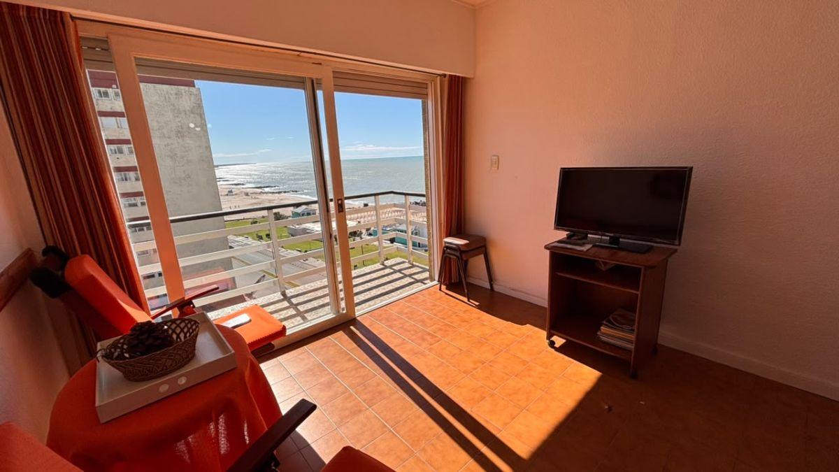 Foto de 3 AMB CON BALCÓN A LA CALLE CON VISTA AL MAR Y COCHERA, imagen 1